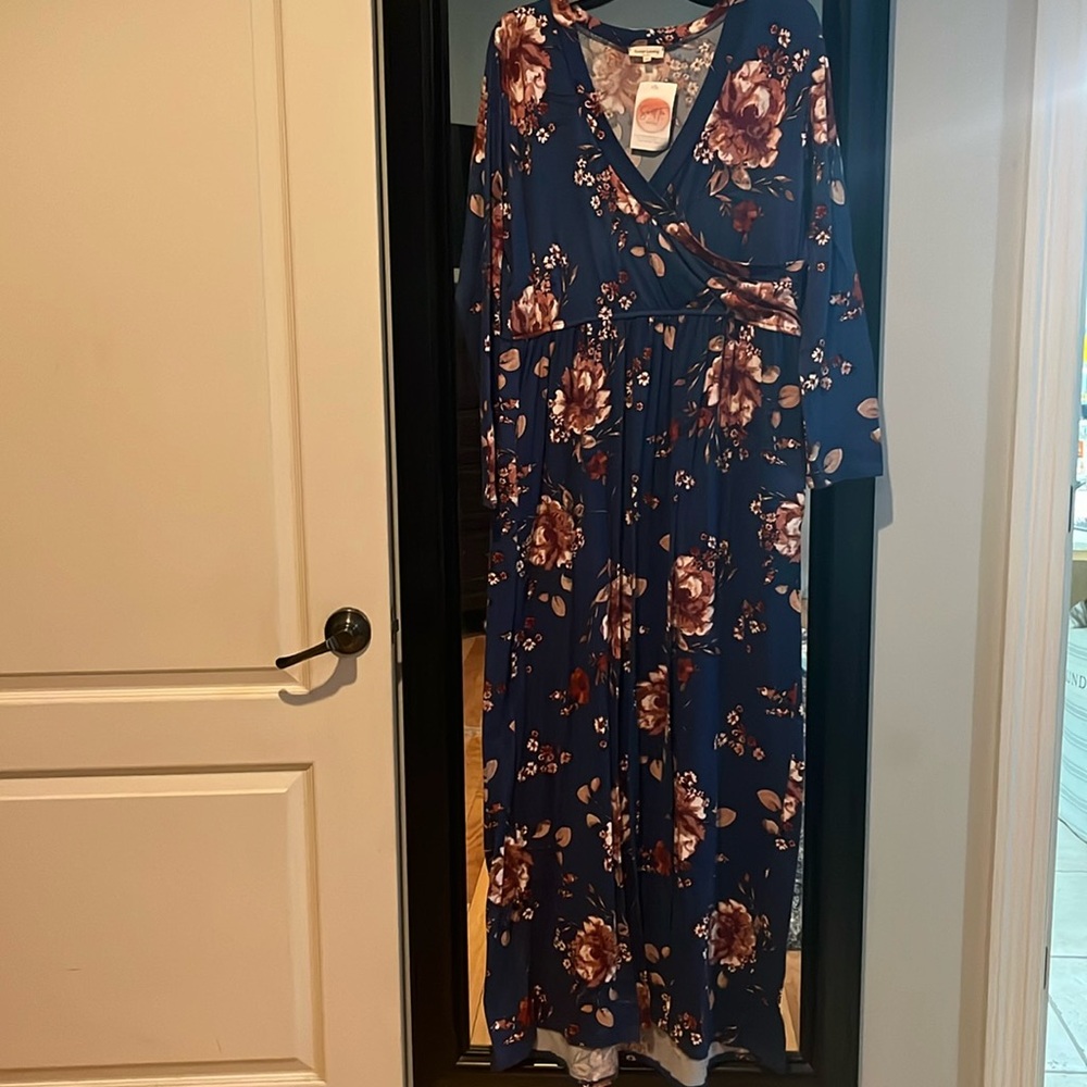 3XL, long sleeve, Maxi with pockets NWT!
